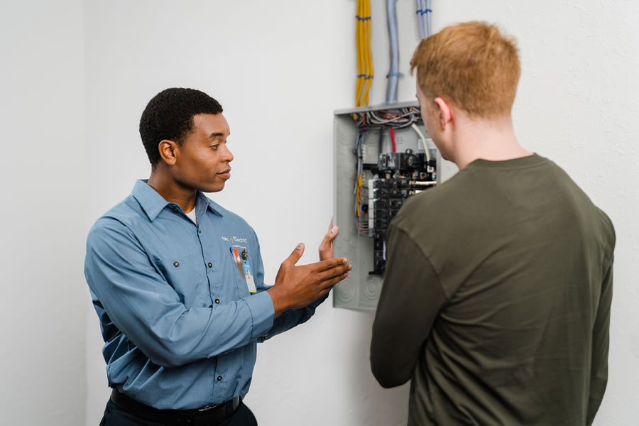 Circuit Breaker Repair in Centennial, CO